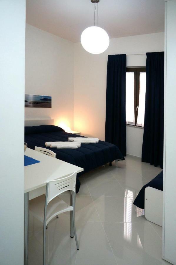 Bed and Breakfast Al Porticciolo à Salernes Extérieur photo