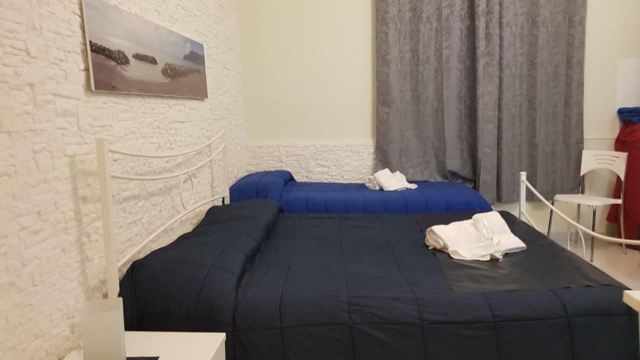 Bed and Breakfast Al Porticciolo à Salernes Extérieur photo
