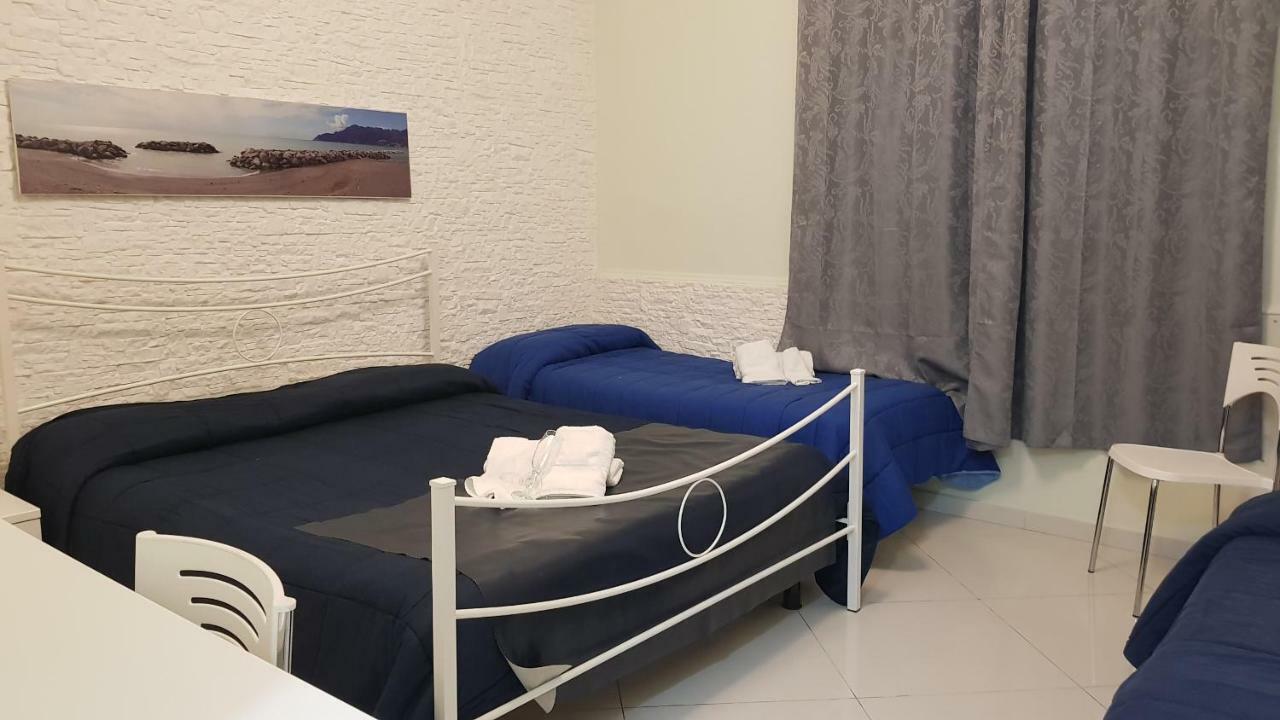 Bed and Breakfast Al Porticciolo à Salernes Extérieur photo